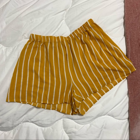 PEPPERMINT USA Paperbag Waist Striped Shorts - Picture 3 of 10